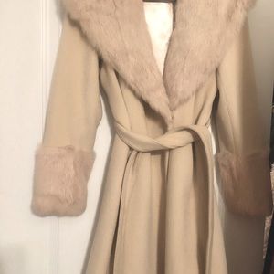 Bebe cream dress coat with fur trim *warn twice*